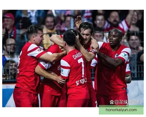 拉菲尼亚状态回暖，在对阵奥斯苏纳的比赛中梅开二度表现抢眼